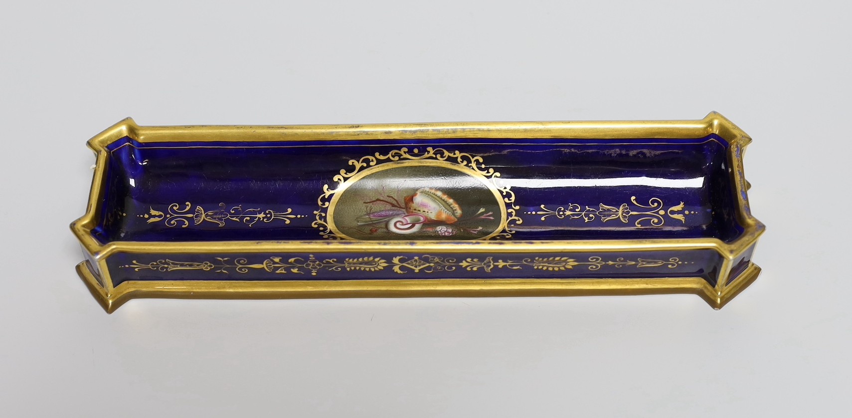 A Flight Barr and Barr Royal Porcelain Works Worcester porcelain shell painted pen tray, 25cm long